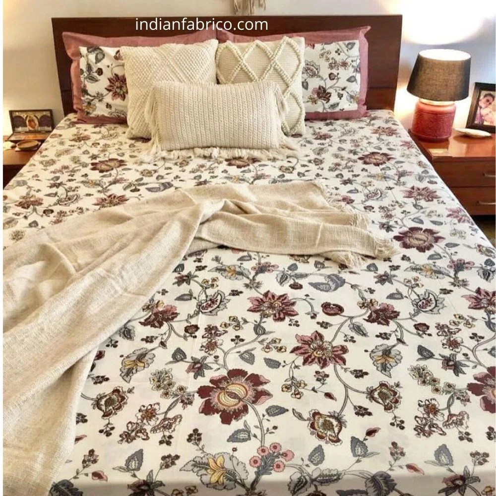 Reddish Floral Pattern King Size Bedsheet Reddish Floral Pattern King Size Bedsheet