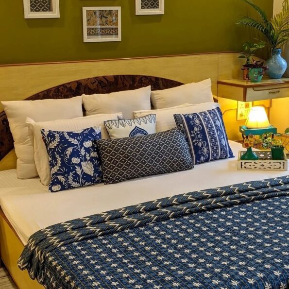 Indian Fabrico Indigo Dark Blue Wave Shape Pure Cotton Reversible Double Bed Dohar Topview