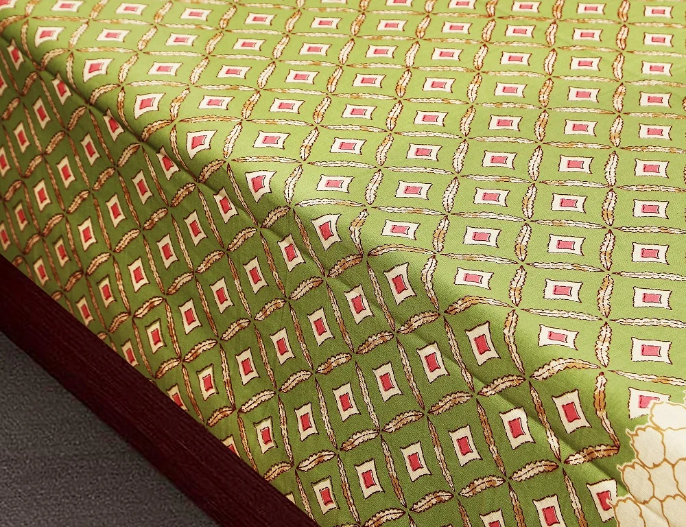 Beautiful Green Floral Jaal Print King Size Bedsheet Sideview