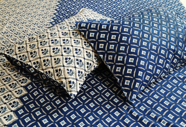 Beautiful Royal Blue Floral Jaal Print King Size Bedsheet