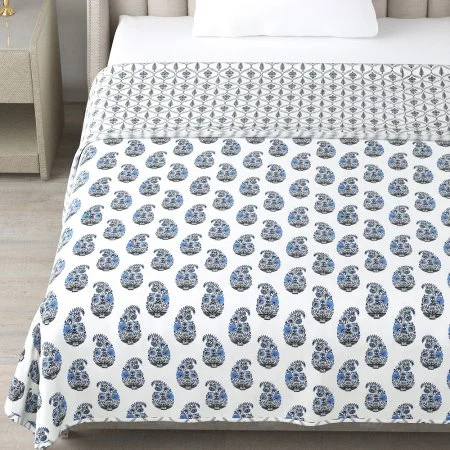 White Base Blue Seashell Pure Cotton Reversible Single Bed Dohars